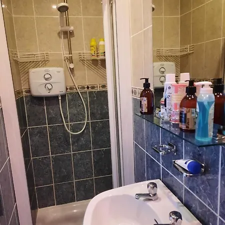 Butterhouse بيت ضيافة *